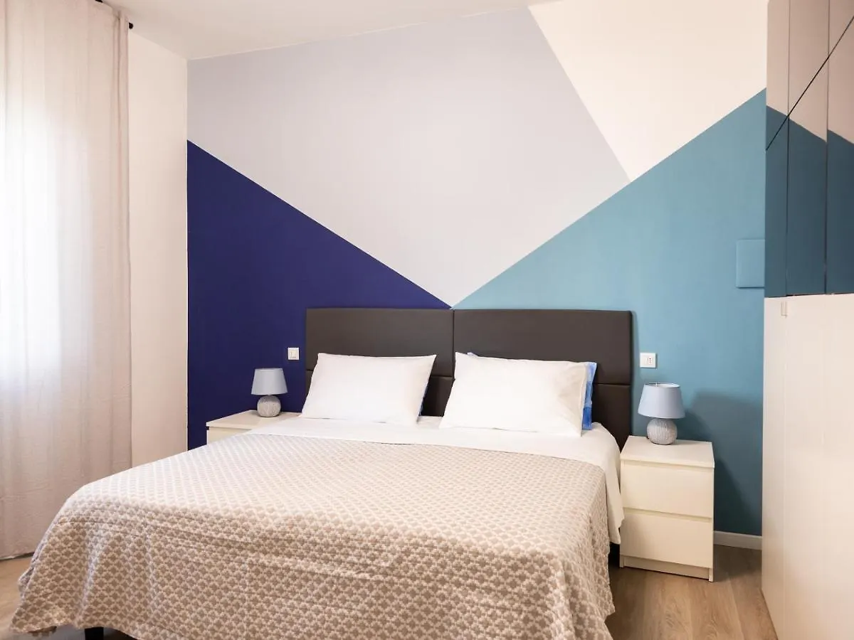 Como Holiday Home Appartamento Business 0*,